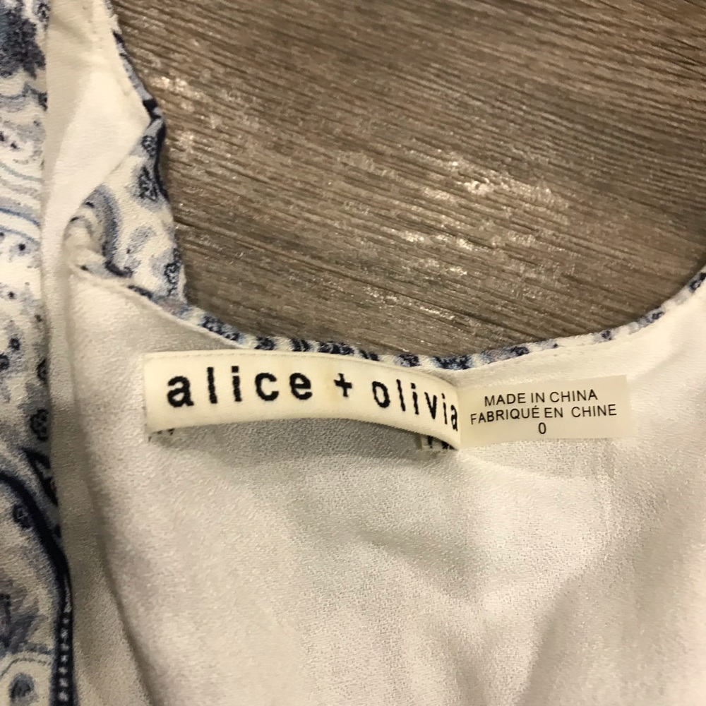 Alice + Olivia Jolene Paisley Print Dress 0 - Picture 4 of 7